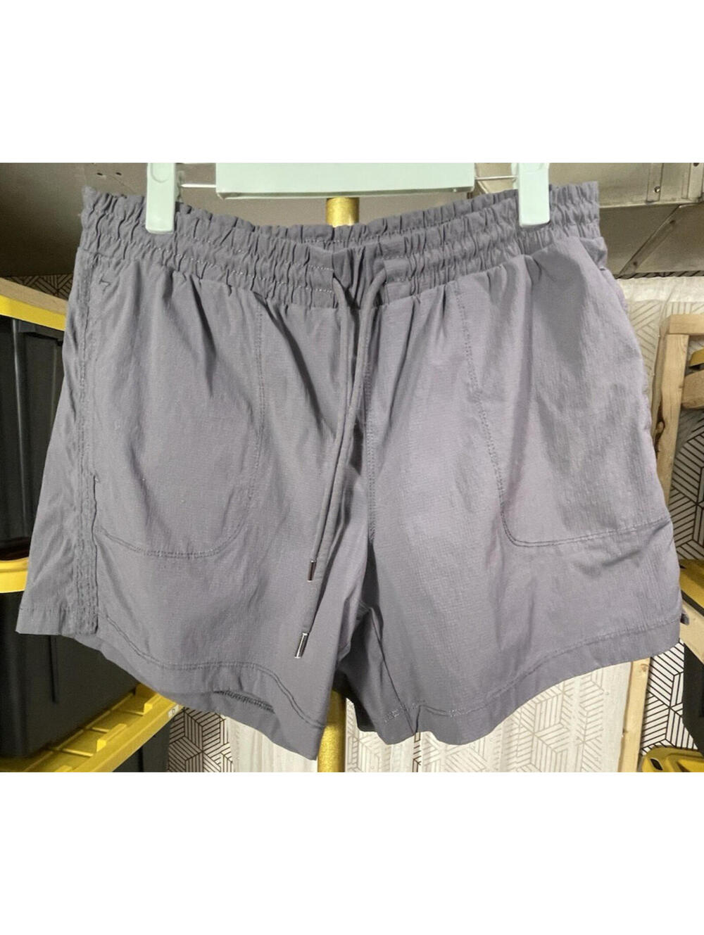 Te Verde Women’s Gray Hiking Shorts Size M Pull On Elastic Waist Outdoor Nylon